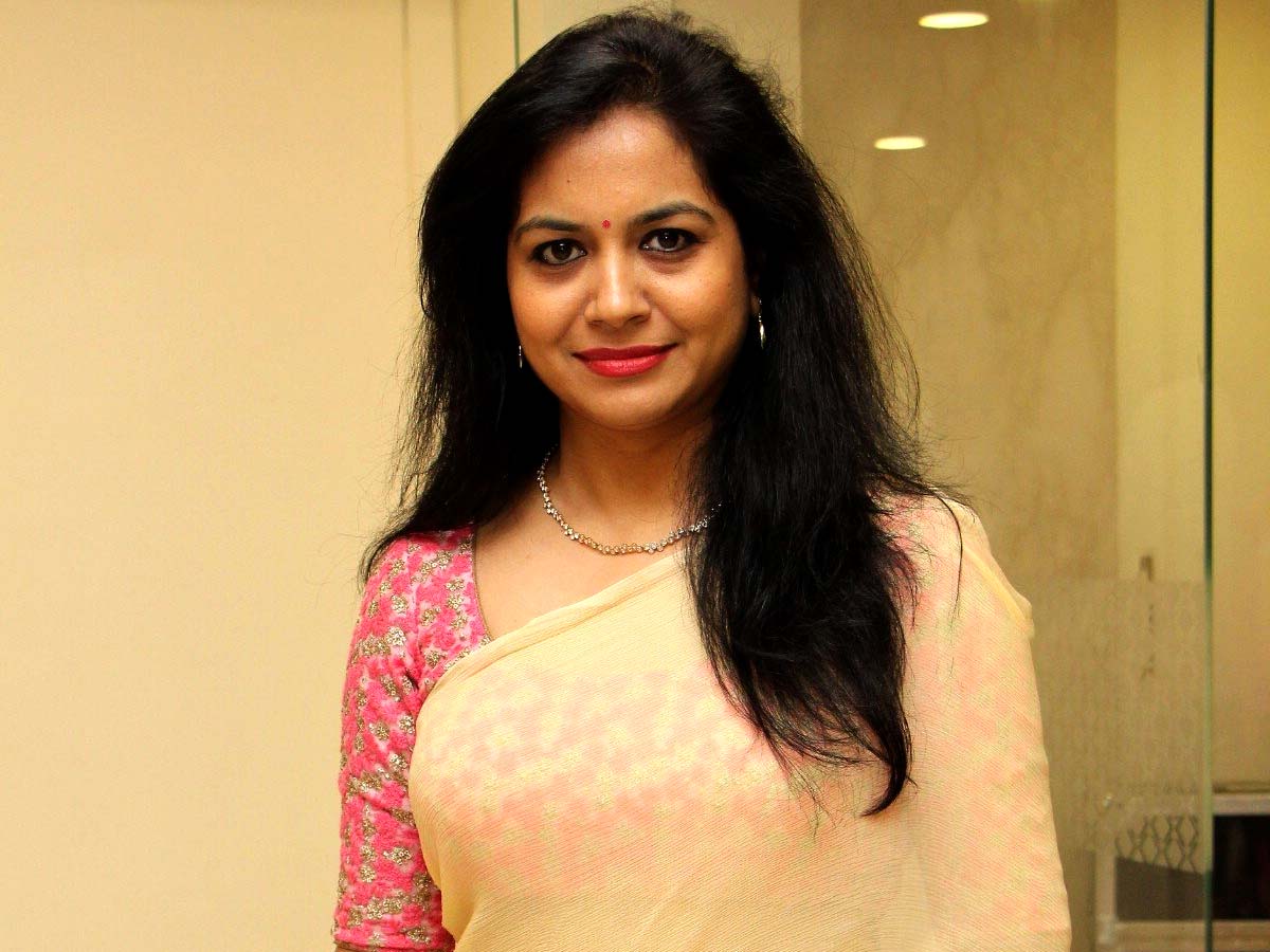 Singer Sunitha upset due to false news of COVID-19 positive