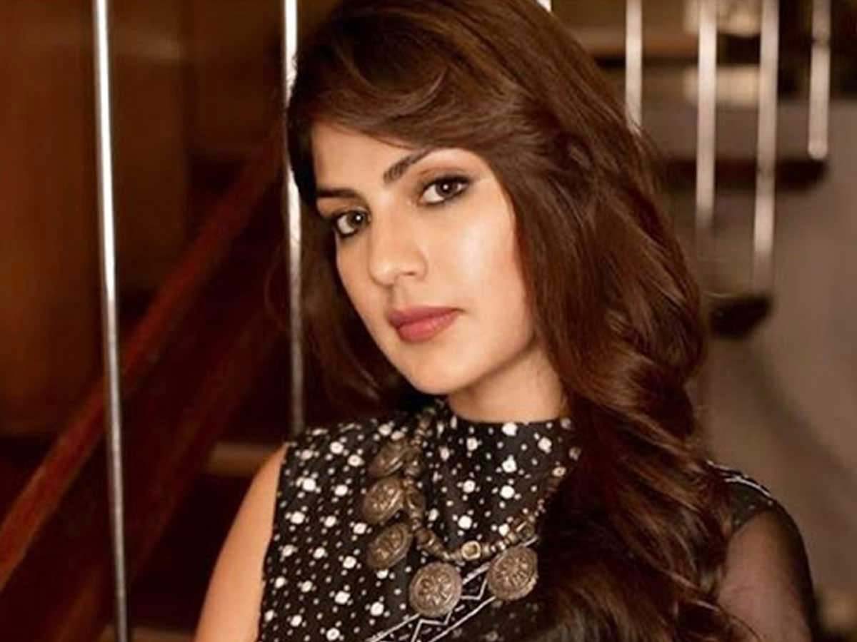 Rhea Chakraborty mobbed! Producer says, This is absurd