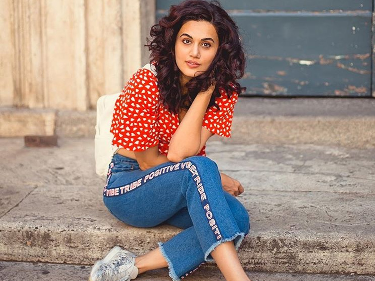 Income Tax raids at Taapsee Pannu house