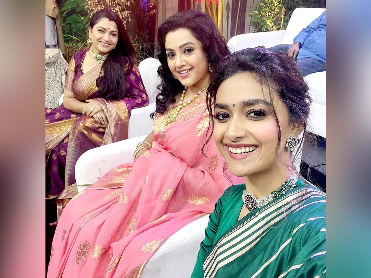 Keerthy Suresh selfie with Meena and Khushboo
