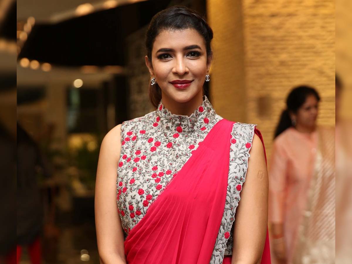 Manchu lakshmi situation is about to sell her kidneys