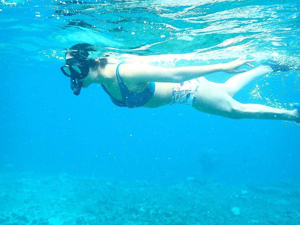 Avika Gor underwater bikini look