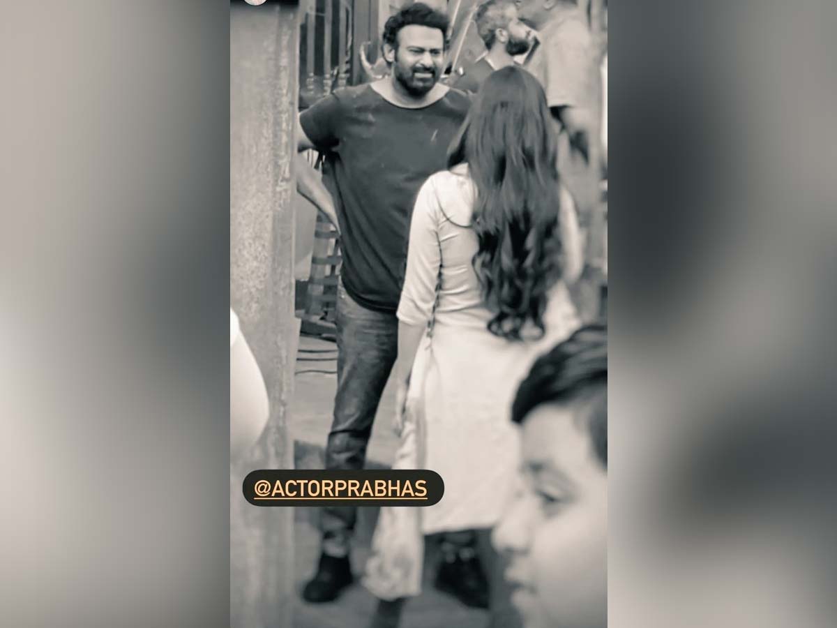 Prabhas latest leaked pic from Salaar sets Viral