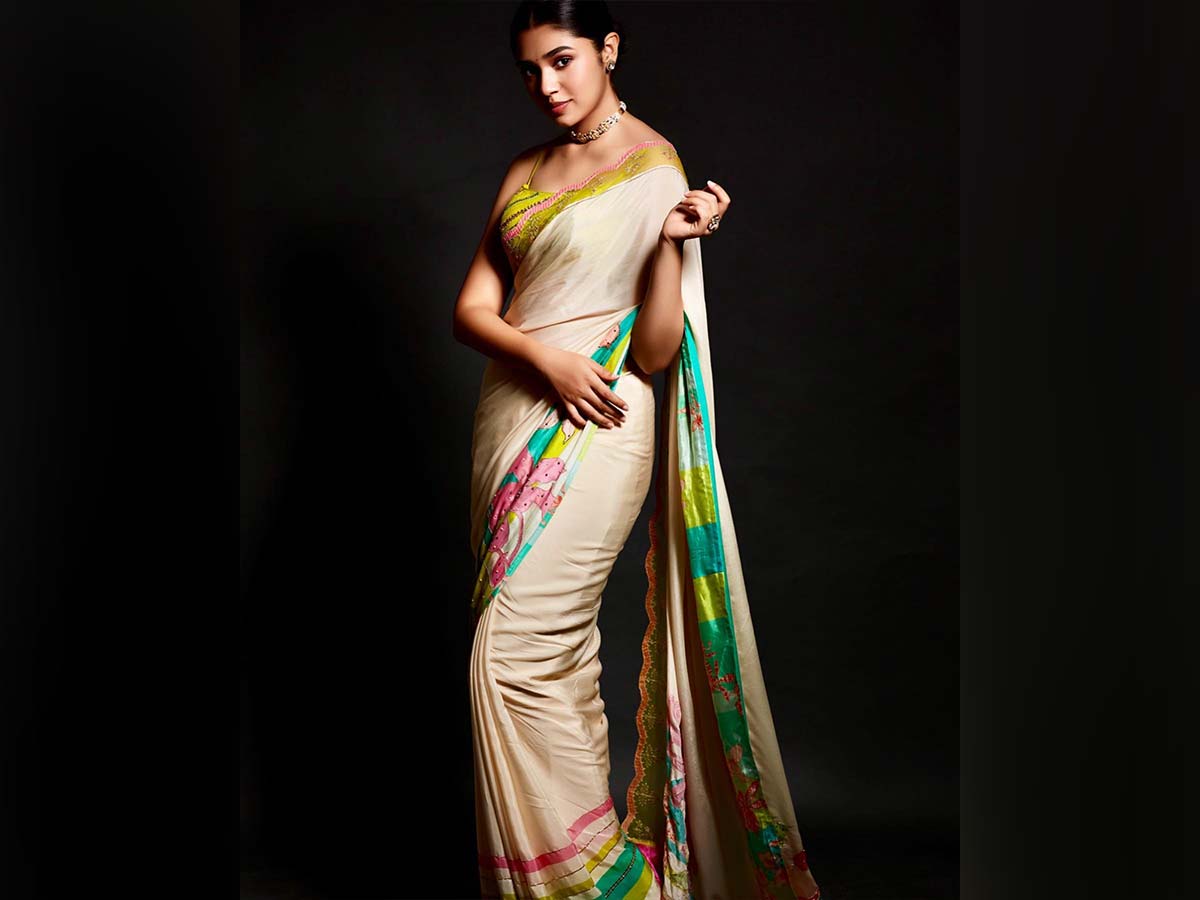 Krithi Shetty exudes elegance in sleeveless blouse