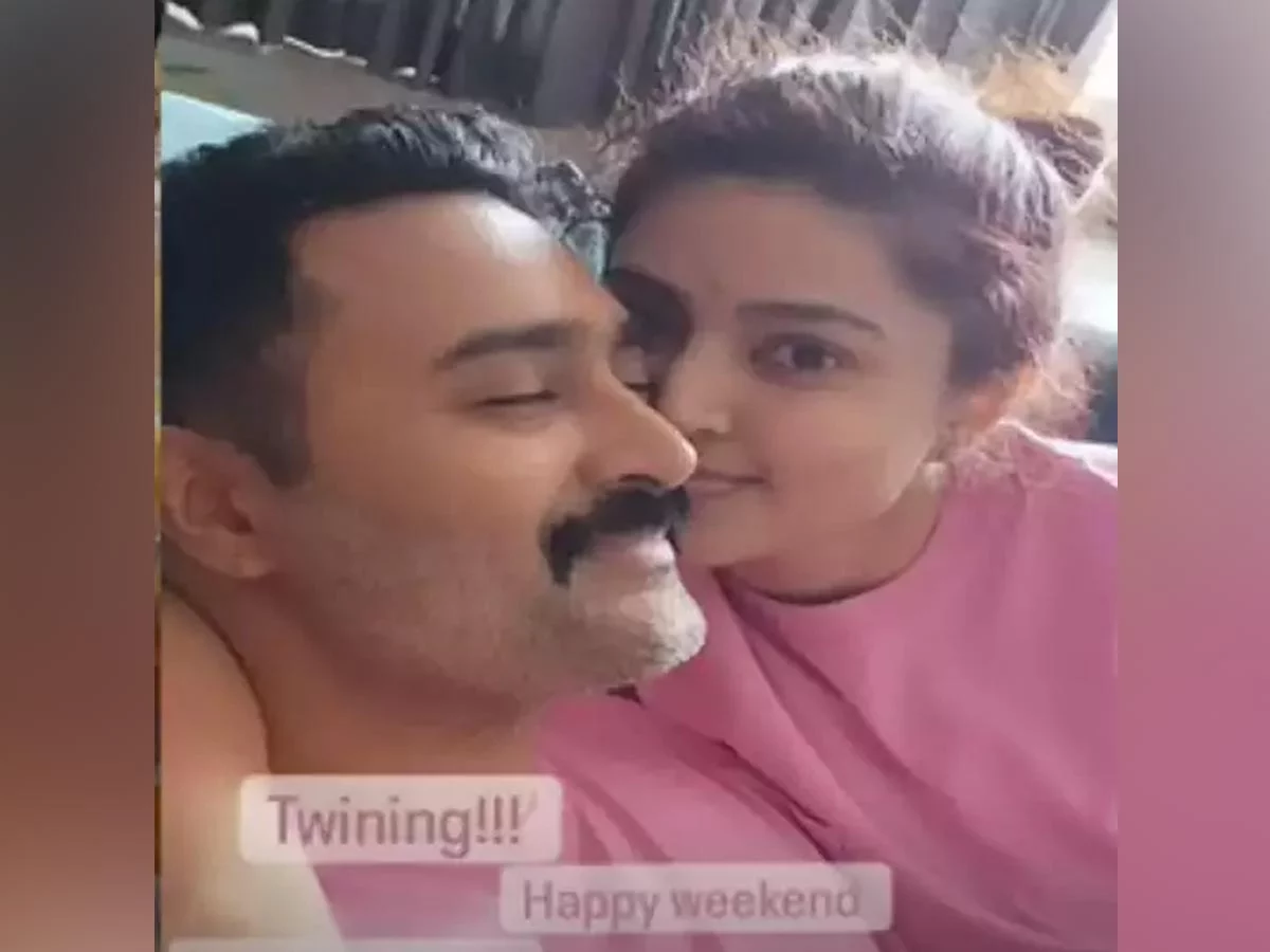 Telugu actress divorce rumors gossips bust with kissing pic